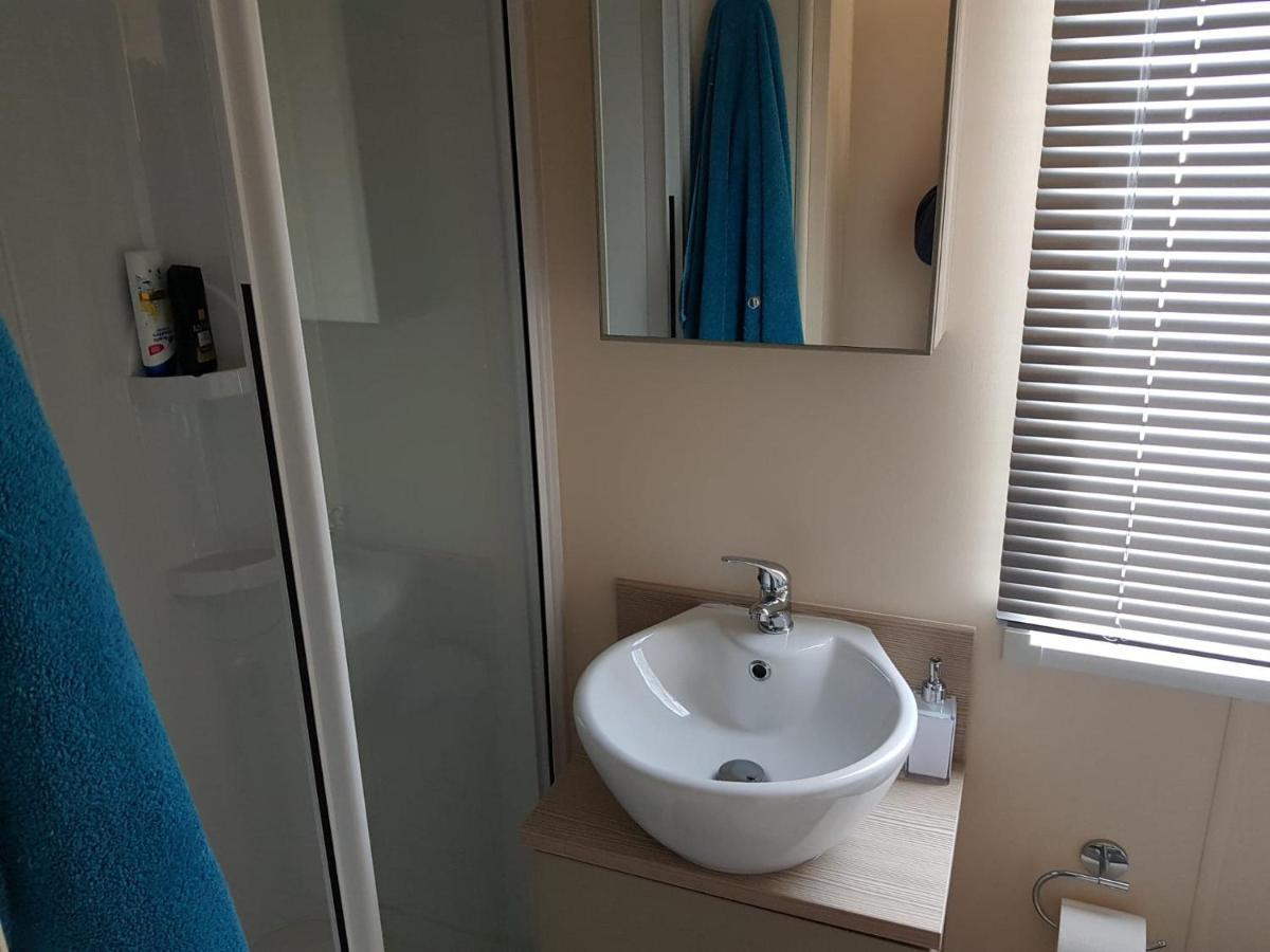 6 Berth Deluxe Caravan Palm Grove 42 Чапел-Сент-Леонардс Экстерьер фото